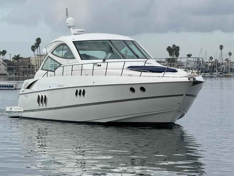 2009 Cruisers Yachts 520 Sports Coupe