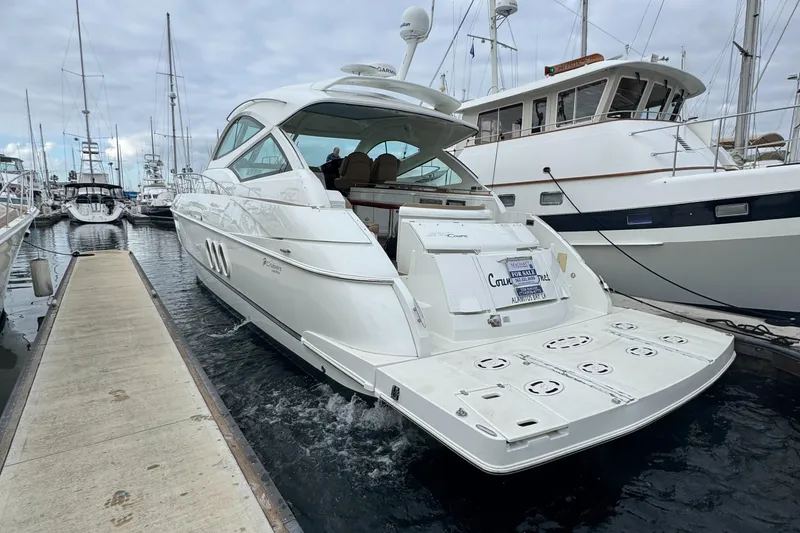 2009 Cruisers Yachts 520 Sports Coupe