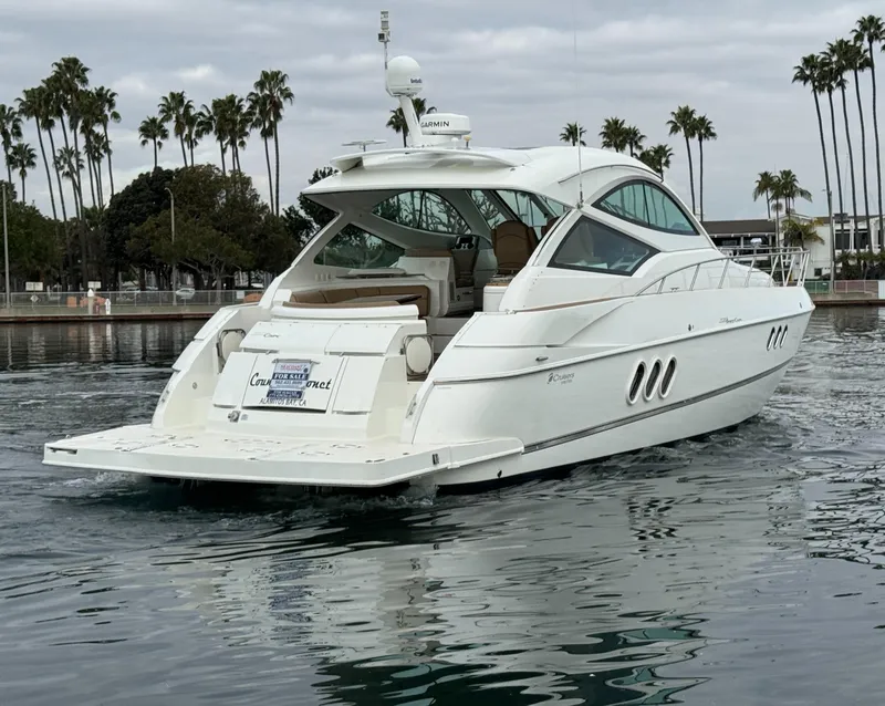 2009 Cruisers Yachts 520 Sports Coupe