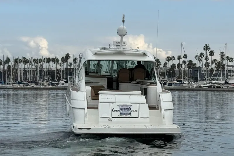 2009 Cruisers Yachts 520 Sports Coupe