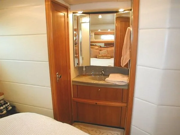 1999 Bayliner 4087 Aft Cabin Motoryacht