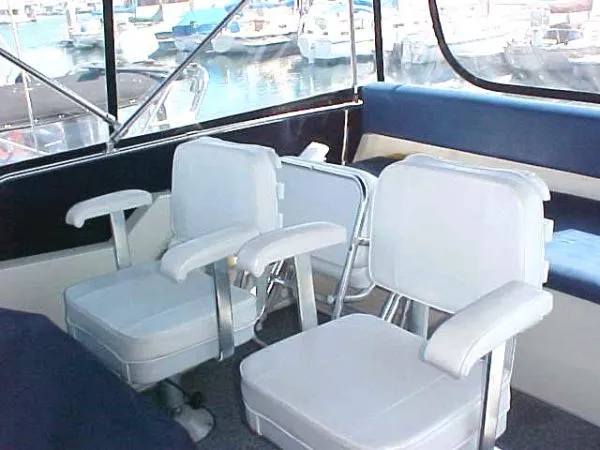 1986 Tollycraft Flybridge Sedan
