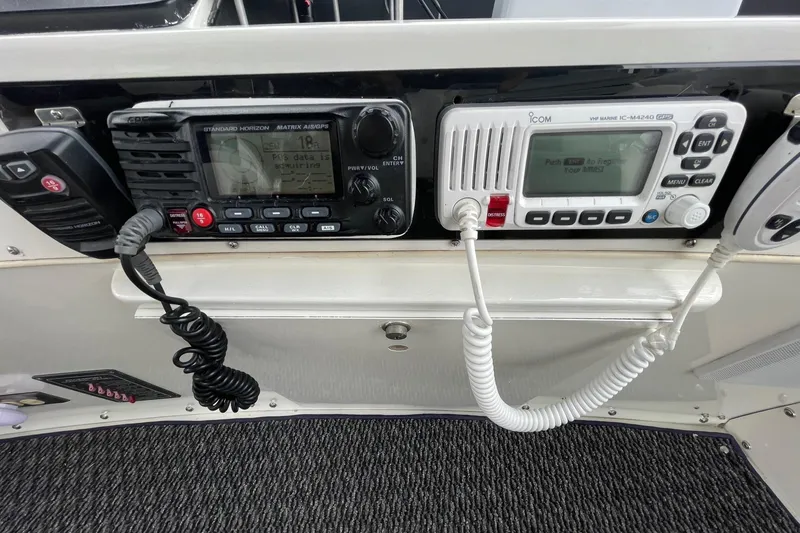 1975 Uniflite Sport Fisher 42 boat radio equipment with communication devices and controls.