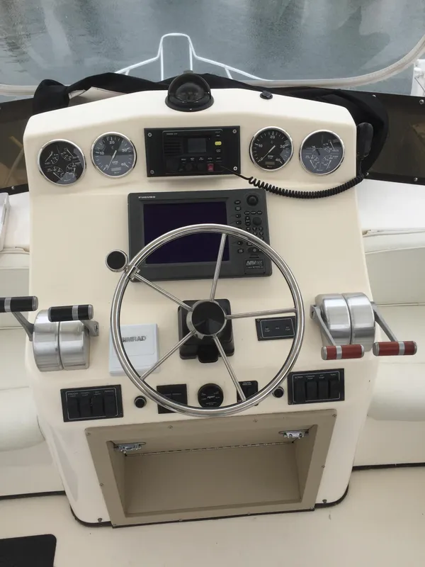 1999 Albemarle 325 Convertible