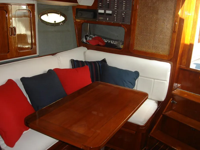 1987 Tiara Yachts Open