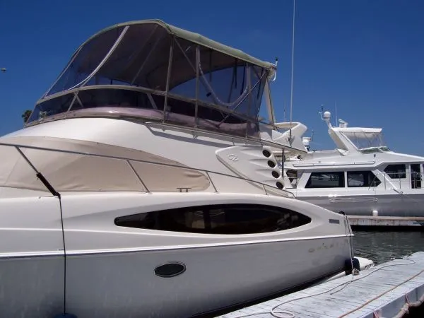 2002 Regal 3880 Commadore