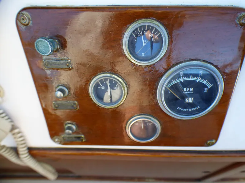1981 Californian 34 LRC