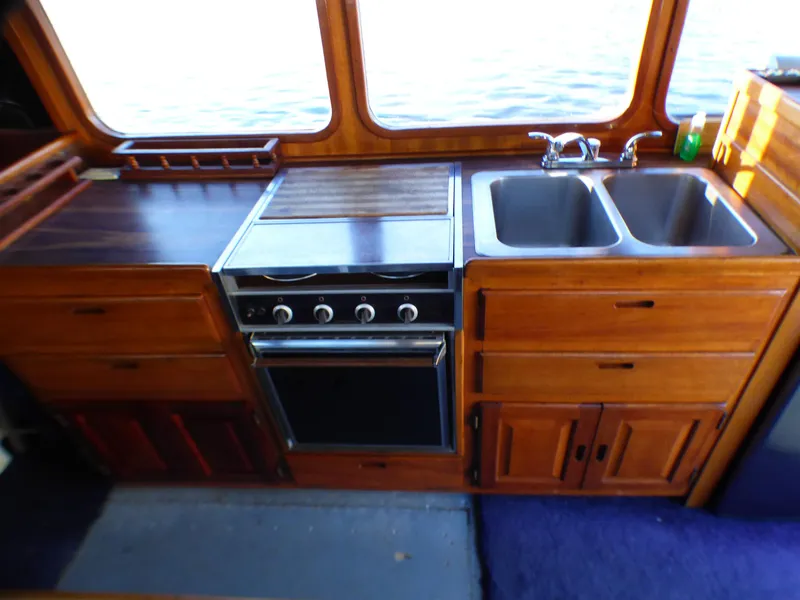 1981 Californian 34 LRC