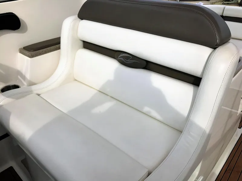 2008 Rinker 280 Express Cruiser