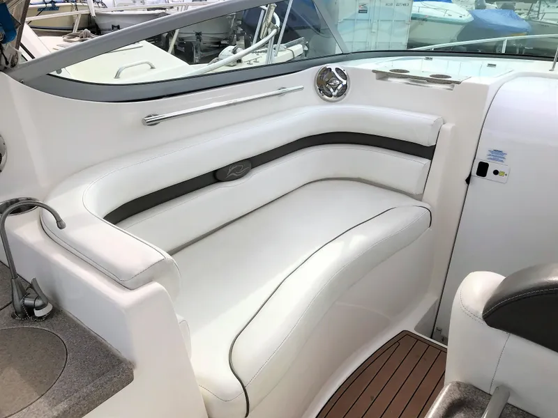 2008 Rinker 280 Express Cruiser