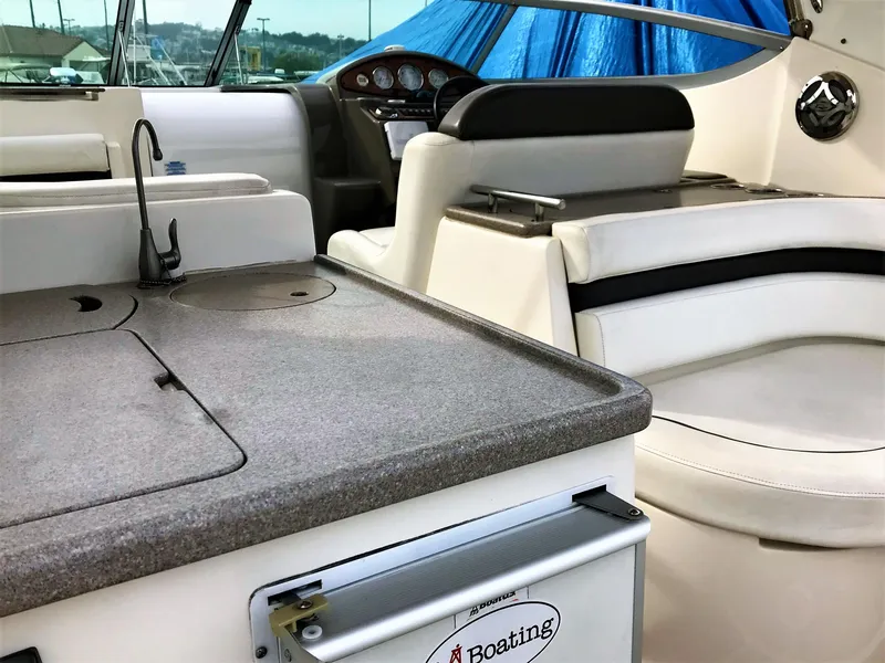 2008 Rinker 280 Express Cruiser