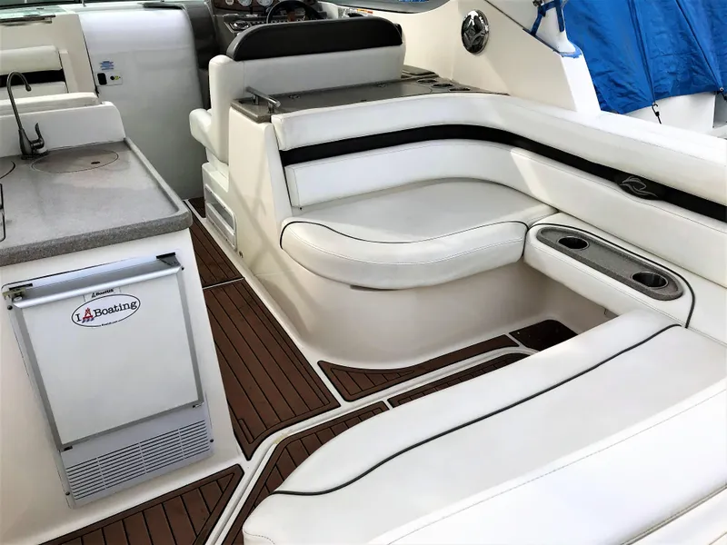 2008 Rinker 280 Express Cruiser