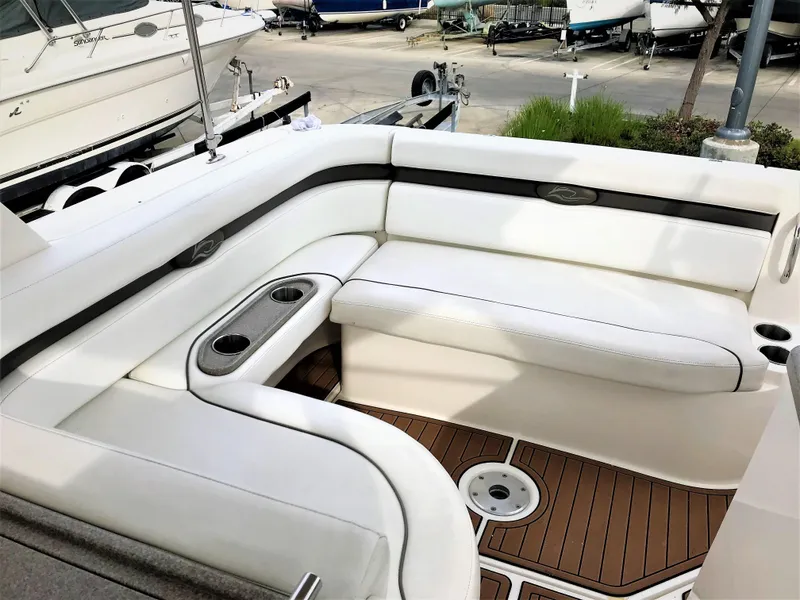 2008 Rinker 280 Express Cruiser
