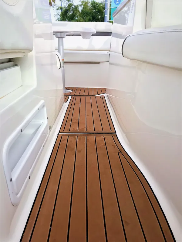 2008 Rinker 280 Express Cruiser