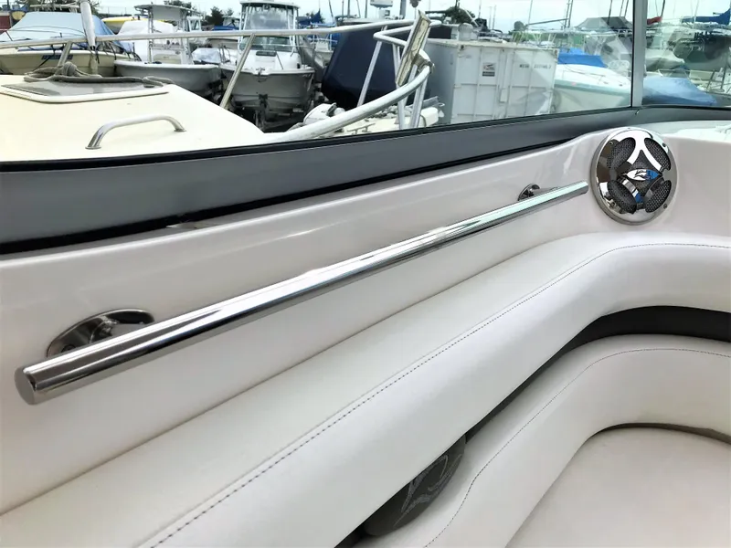 2008 Rinker 280 Express Cruiser