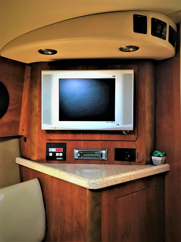 2008 Rinker 280 Express Cruiser