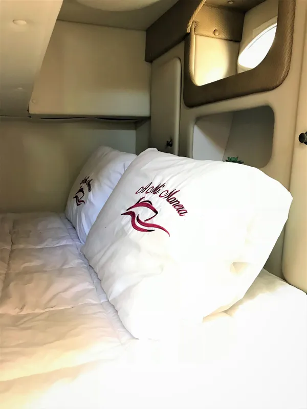 2008 Rinker 280 Express Cruiser