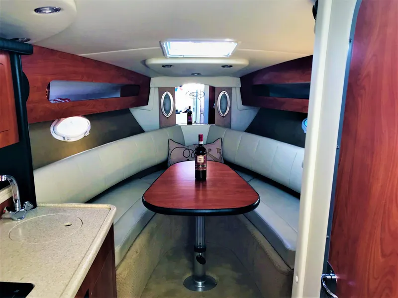 2008 Rinker 280 Express Cruiser
