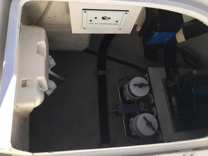 2001 Catalina 320
