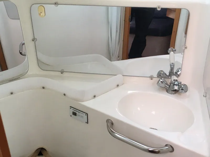2001 Catalina 320