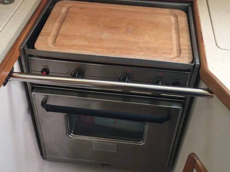 2001 Catalina 320