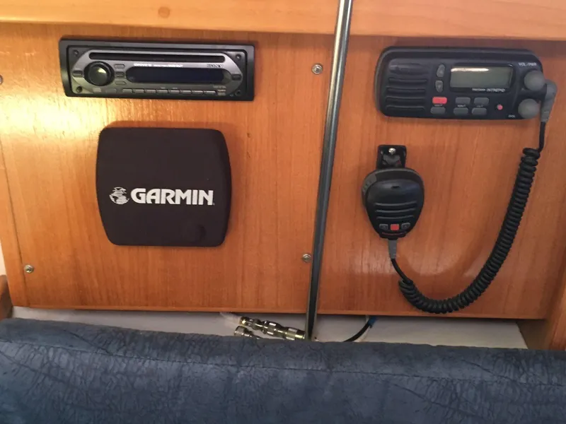 2001 Catalina 320