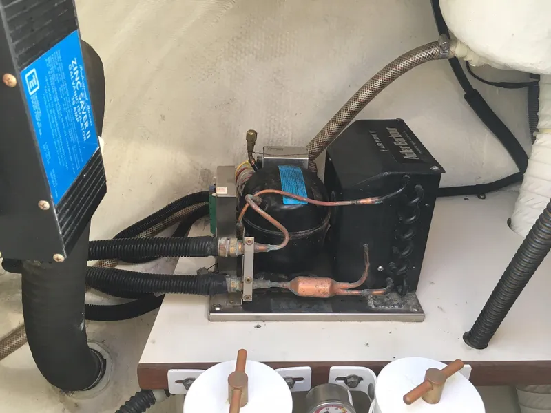 2001 Catalina 320