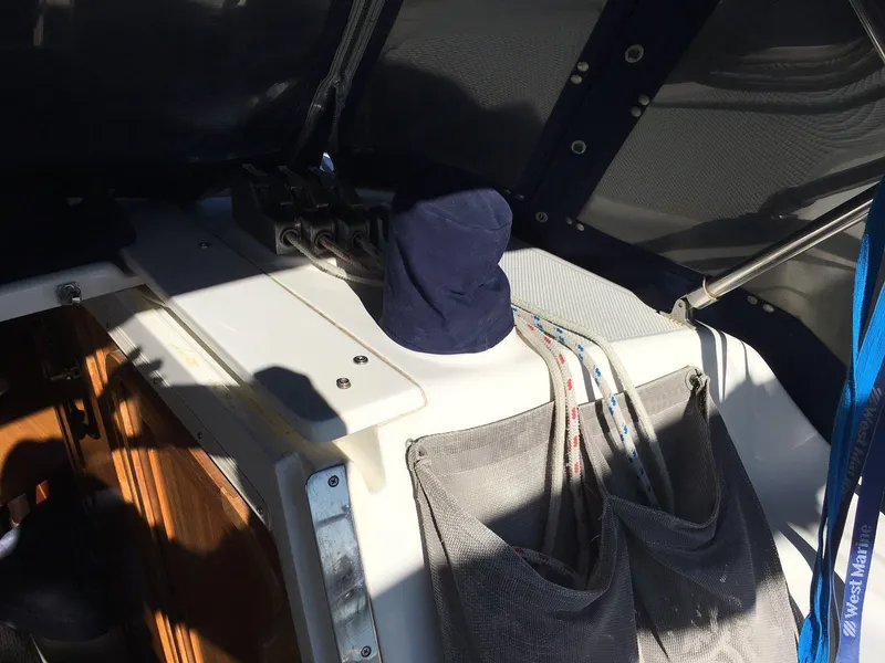 2001 Catalina 320
