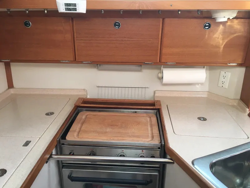 2001 Catalina 320