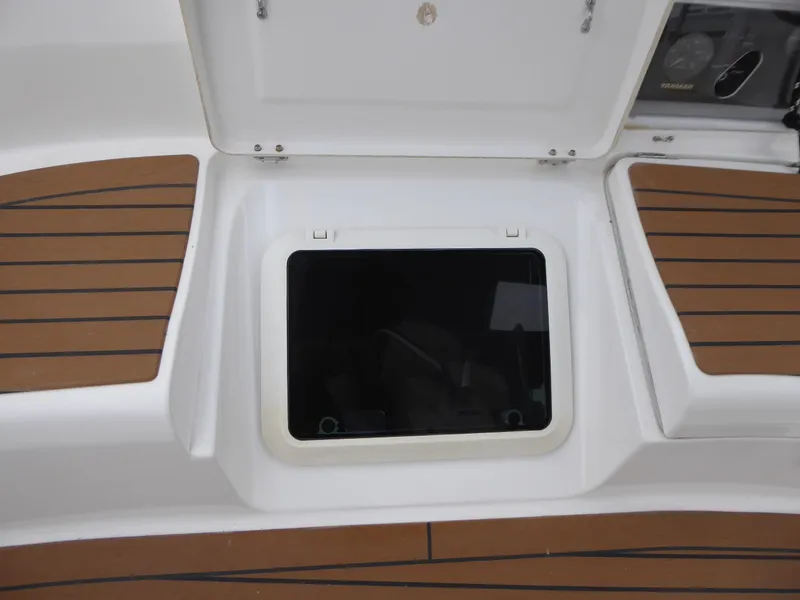 Hatch to aft berth