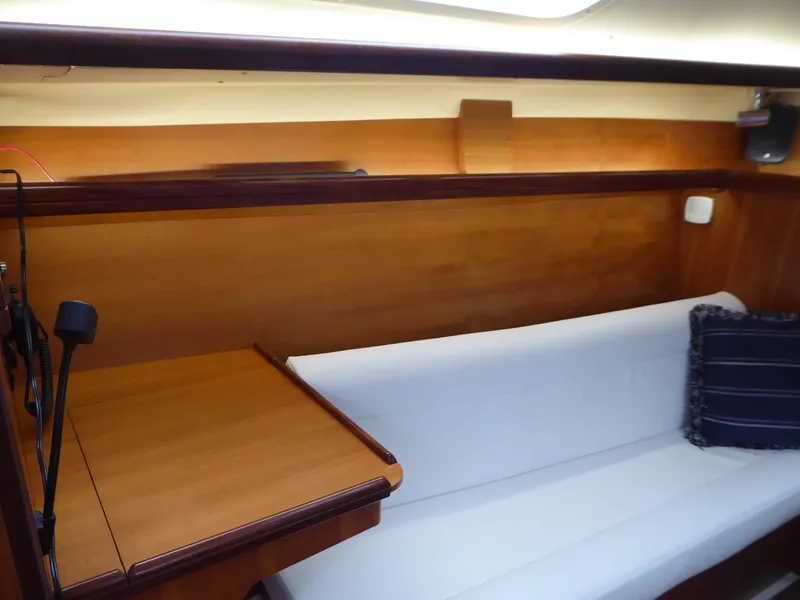 Nav table and settee