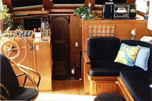 1982 Marque Sun Deck Motor Yacht