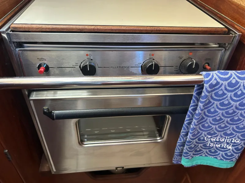 Hillerange Stove W/Oven