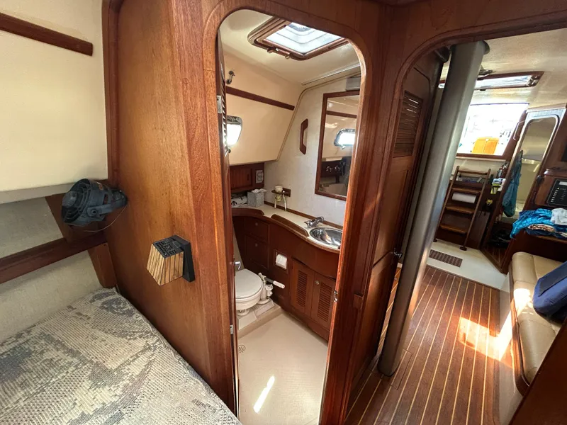 FWD Cabin into Head
