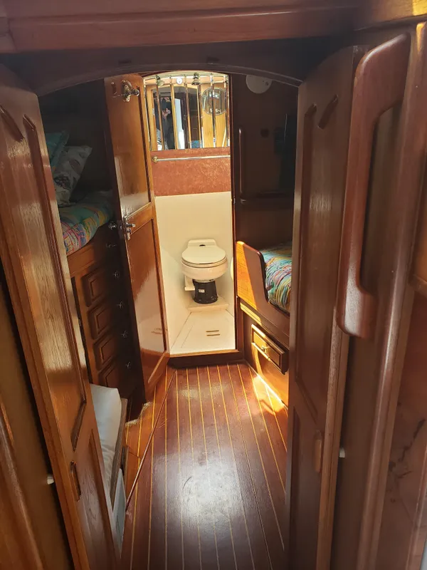 1974 Maple Leaf Center Cockpit