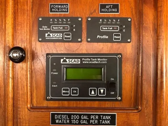 1974 Maple Leaf Center Cockpit