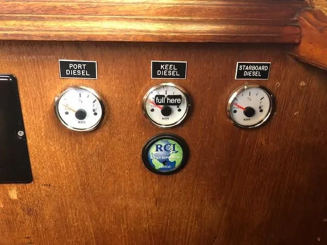 1974 Maple Leaf Center Cockpit