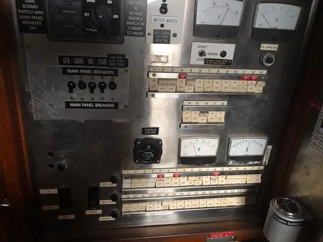 1974 Maple Leaf Center Cockpit
