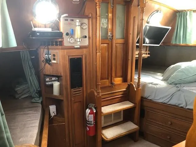 1974 Maple Leaf Center Cockpit