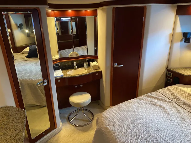 2005 Sea Ray 480 Motor Yacht