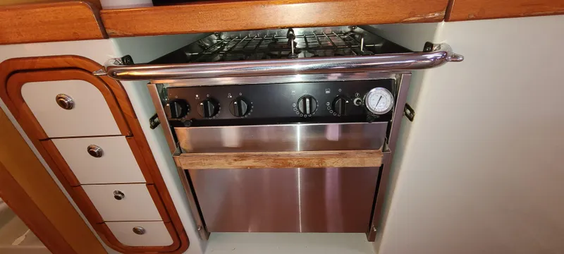 2000 Santa Cruz 52