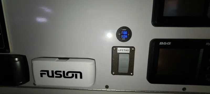 2000 Santa Cruz 52