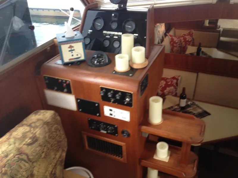 1985 Chris-Craft ACMY 48