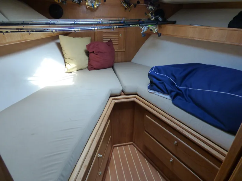 1999 Albemarle 325 Convertible