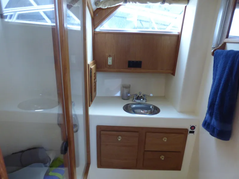 1999 Albemarle 325 Convertible