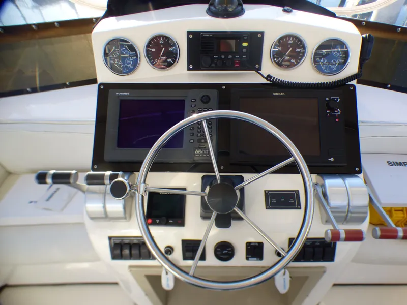 1999 Albemarle 325 Convertible