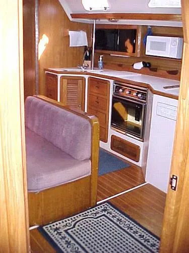 1992 Catalina Tri-Cabin