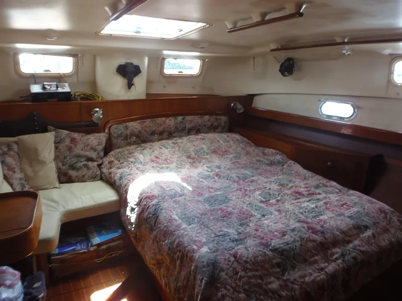 Aft Cabin berth