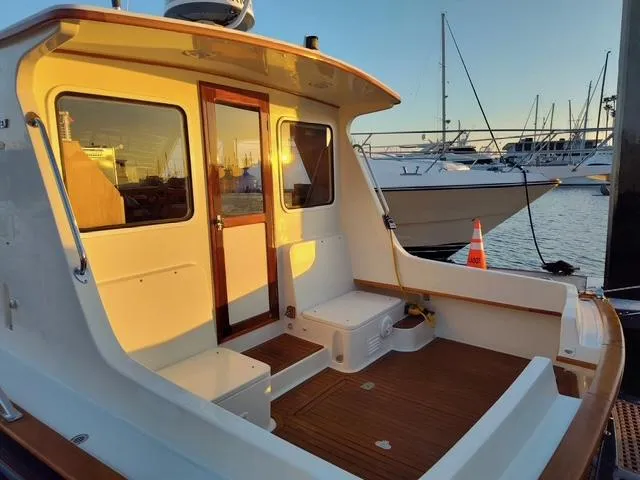 2003 Halvorsen 32 Gourmet Cruiser