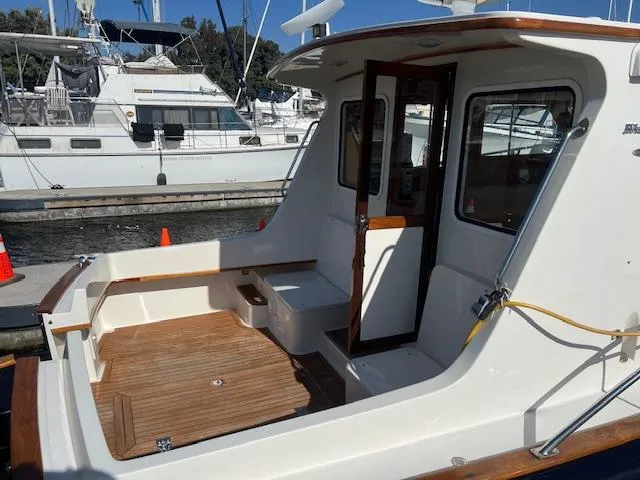 2003 Halvorsen 32 Gourmet Cruiser
